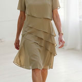 Júlia – Vestido elegante e fluido com volantes