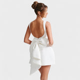 Carrie - Mini vestido com fita de pérolas