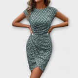 Emma - Vestido de manga curta com corte tulipa e estampado em todo o lado