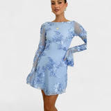 Julia - Vestido com encanto floral
